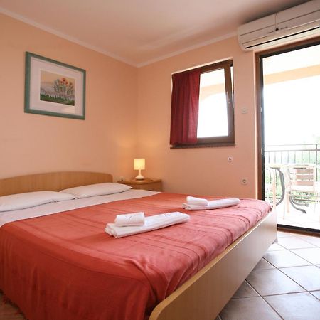 Apartments Neda - Porec South 객실 사진