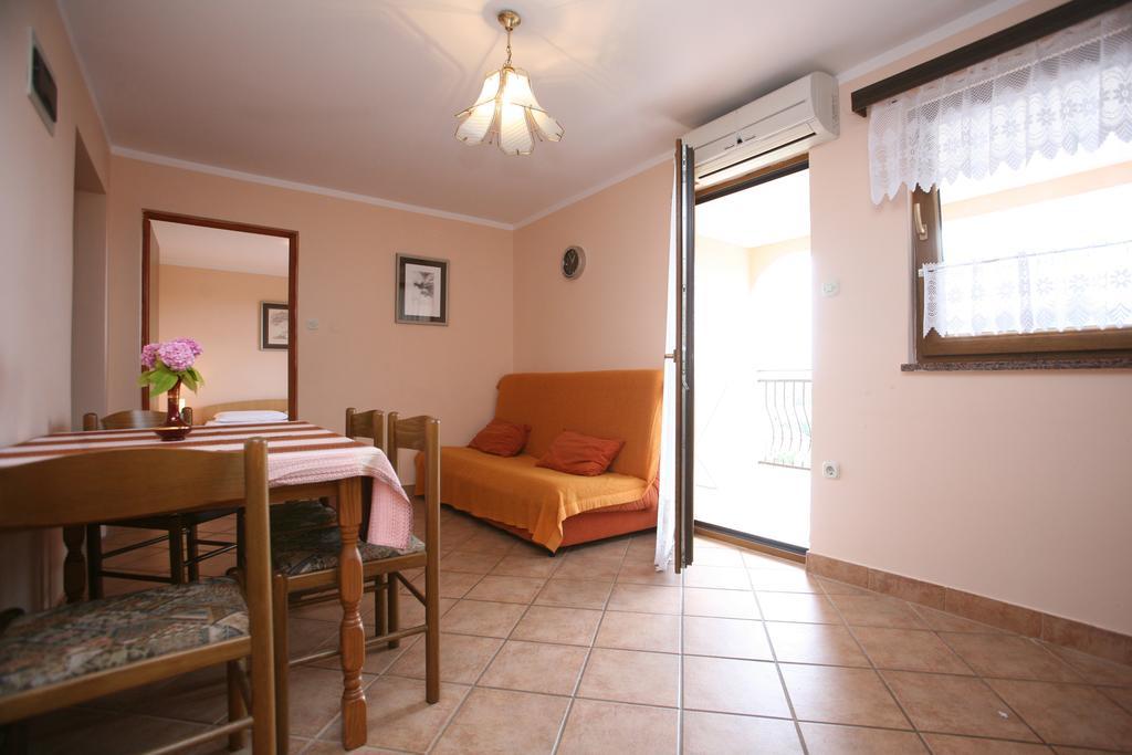 Apartments Neda - Porec South 객실 사진