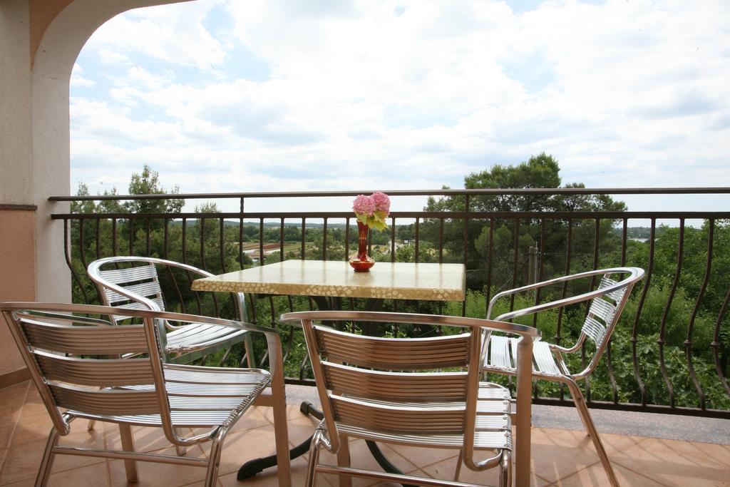 Apartments Neda - Porec South 객실 사진