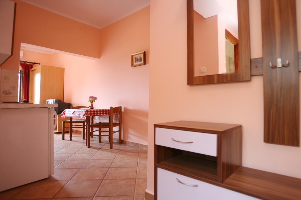 Apartments Neda - Porec South 객실 사진