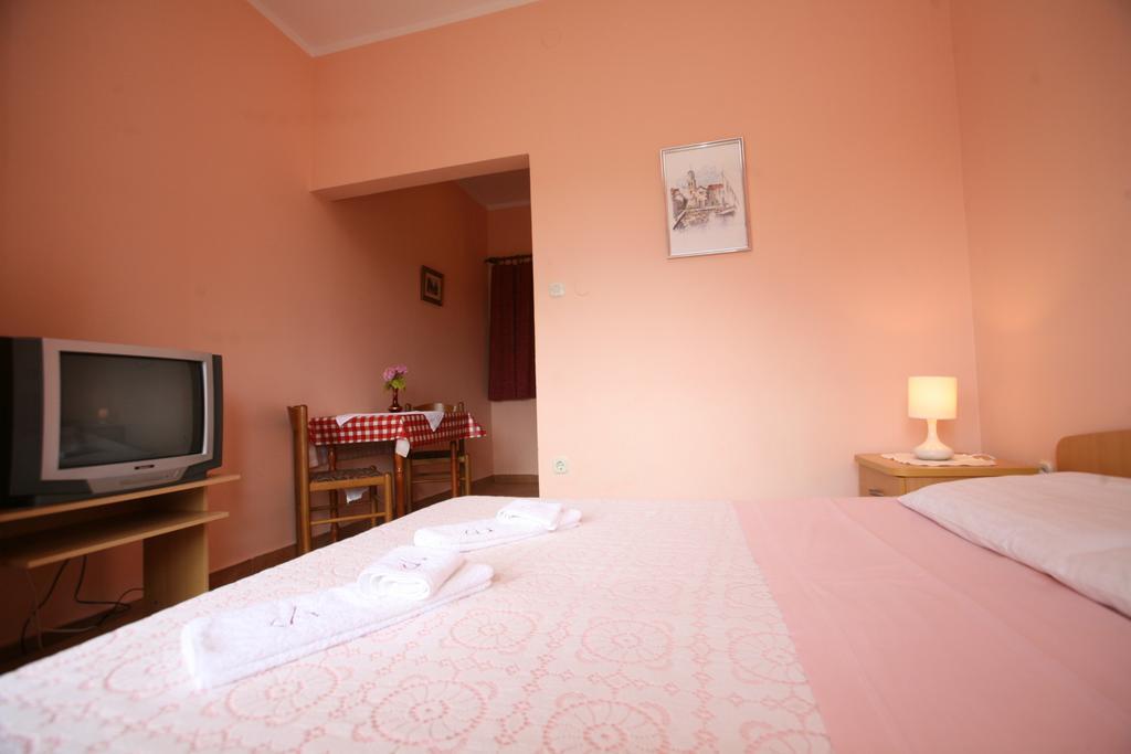 Apartments Neda - Porec South 객실 사진