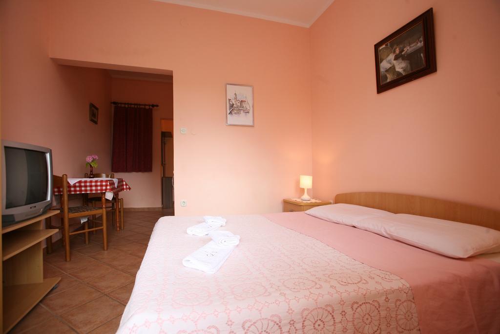 Apartments Neda - Porec South 객실 사진